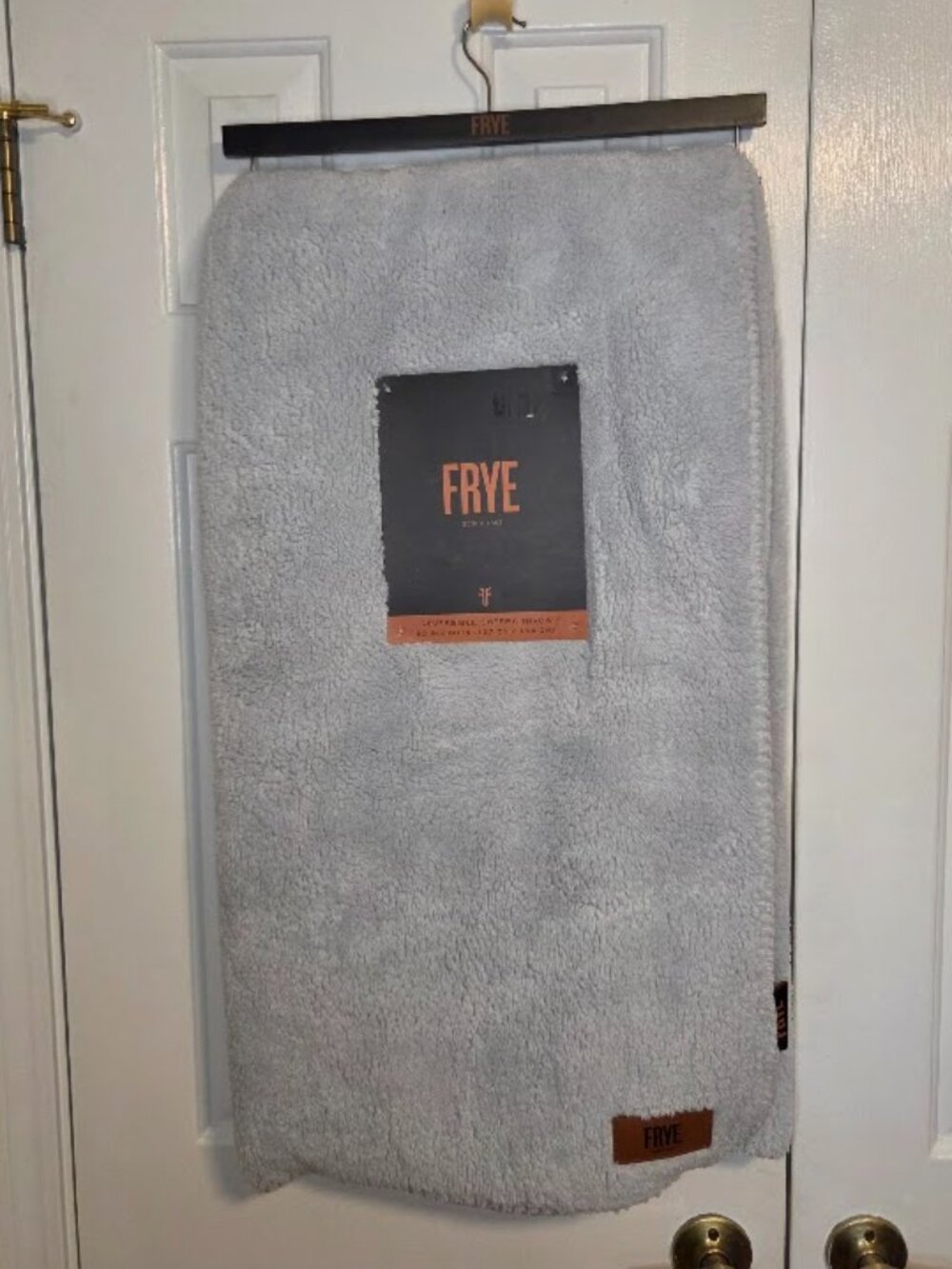 NWT Frye Reversible Sherpa Throw Blanket Light Blue Ivory 50 x 60